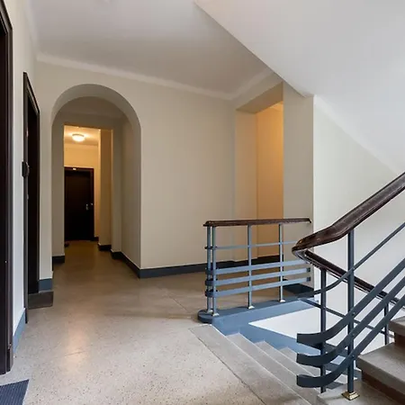 Gagarina 33 - Colorful By Renters Варшава