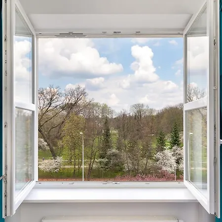 Gagarina 33 - Colorful By Renters Apartment