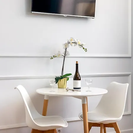 Gagarina 33 - Colorful By Renters *